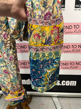Charger l'image dans la galerie, Lightweight Floral Summer Pants (Size M)