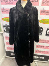 Load image into Gallery viewer, Genuine Fur Coat (Size L)