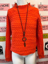 Cargar imagen en el visor de la galería, Orange Mock Neck Cable Knit Sweater (Size L)