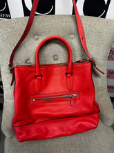 Cargar imagen en el visor de la galería, Coach Legacy Candace Medium Carryall Tote