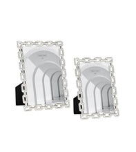 Cargar imagen en el visor de la galería, Marco de fotos con eslabones de cadena (2 tamaños/2 colores)