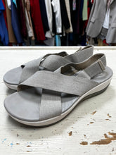Cargar imagen en el visor de la galería, Clarks Cloudsteppers Sandals (Size 9 1/2)