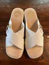 Load image into Gallery viewer, Chunky-Heel Sandal (2 Colors)