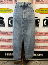 Cargar imagen en el visor de la galería, Long Denim Skirt (Size 16)