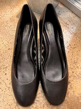 Load image into Gallery viewer, Michael Kors June Flex Black Heels (Size 9)