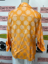 Load image into Gallery viewer, Foxcroft Floral Blouse (Size 10)