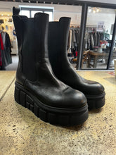 Charger l'image dans la galerie, L'Intervalle Platform Leather Chelsea Boots (Size 39=8)