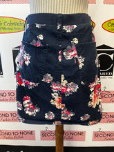 Charger l'image dans la galerie, Navy Floral Mini Skirt (Size 10/M)
