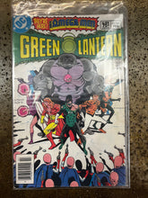 Cargar imagen en el visor de la galería, Vintage DC Comics - Green Lantern (5 Choices)