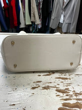Cargar imagen en el visor de la galería, Charming Charlie Cream Handbag