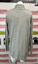 Charger l'image dans la galerie, Olivia Warren Grey Cardigan (Size S)