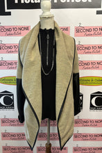 Charger l'image dans la galerie, Papillon Double Contrast Zip Up Sweater (Size L)