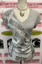 Cargar imagen en el visor de la galería, Silver Draped Word Print Top (Size M)