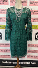 Cargar imagen en el visor de la galería, NWT J. Crew Green Eyelet Dress (Size 12)
