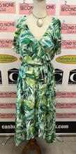 Load image into Gallery viewer, NWT Laura Tropical Flowy Dress (Size 12)