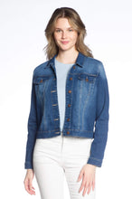 Cargar imagen en el visor de la galería, Classic Denim Jacket (Only 3 Light Wash XL Left!)