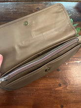 Load image into Gallery viewer, Vintage Oversized Clutch