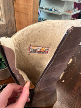 Load image into Gallery viewer, Snowmaids Grey Winter Boots (Size 6.5)