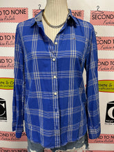 Cargar imagen en el visor de la galería, Tommy Hilfiger Blue Plaid Button-Up (Size M)