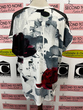 Load image into Gallery viewer, Rose Printed T-Shirt (Size XXL)