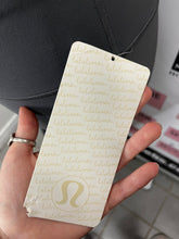 Cargar imagen en el visor de la galería, NWT Lululemon Amped Crop Grey Legging (Size 8)