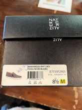 Cargar imagen en el visor de la galería, Naturalizer Black & White Chevron Sneakers (Size 8.5)