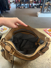Charger l'image dans la galerie, Louenhide Tan Shoulder Bag