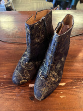 Charger l'image dans la galerie, Franco Sarto Gold Brocade Boots (Size 9)