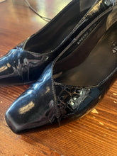 Charger l'image dans la galerie, Black Patton Croc Heels (Size 6.5)