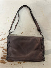 Cargar imagen en el visor de la galería, Italian Leather Chain Trim Purse