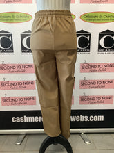 Cargar imagen en el visor de la galería, Lightweight Cargo Pants (3 Colours)
