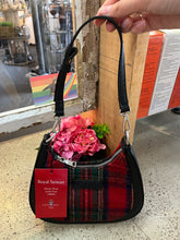 Cargar imagen en el visor de la galería, Authentic Scottish Tartan Shoulder Purse (2 Tartan Colours Left!)