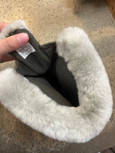 Load image into Gallery viewer, Columbia Front Zip Winter Boots (Size 6)