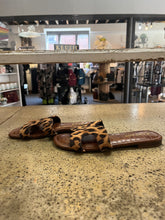 Load image into Gallery viewer, Leopard Print Sandals (Size 6.5)
