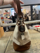 Cargar imagen en el visor de la galería, Coach Pebbled Leather Tote Bag