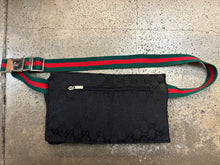Charger l'image dans la galerie, *AS IS* Fake Gucci Monogram Belt Bag