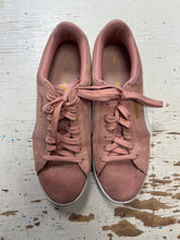 Load image into Gallery viewer, Puma Vikky V2 Pink Suede Basketball Shoes (Size 8)