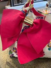 Cargar imagen en el visor de la galería, Betsy Johnson Bow-Licious Tote Purse