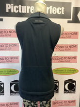 Cargar imagen en el visor de la galería, Under Armour Activewear Vest (Size M)