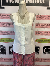 Cargar imagen en el visor de la galería, NWT Topshop White Tank (Size 6)