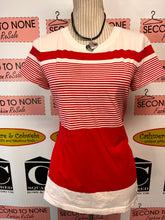 Cargar imagen en el visor de la galería, Ralph Lauren Red & White Stripe T-Shirt (Size M)
