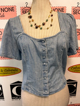 Charger l'image dans la galerie, Levi’s Denim Button Down Blouse (Size XL)