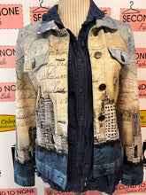 Cargar imagen en el visor de la galería, Dolcezza Cityscape Art Print Jacket (Size M)