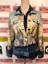 Cargar imagen en el visor de la galería, Dolcezza Cityscape Art Print Jacket (Size M)