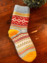 Cargar imagen en el visor de la galería, Women's/Unisex Nordic Fairisle-Style Wool Blend Socks (5 Designs)