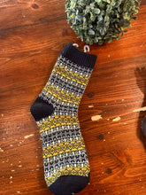 Charger l'image dans la galerie, Men's/Unisex Nordic-Design Fairisle Wool Blend Socks (4 Colors)