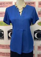 Load image into Gallery viewer, Van Heusen Royally Pleated Top (Size M)