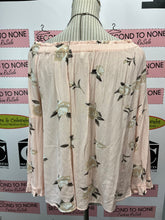 Cargar imagen en el visor de la galería, Charlie Paige Floral Top (Size L)