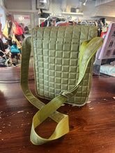 Cargar imagen en el visor de la galería, Lug Moped Green Crossbody Purse