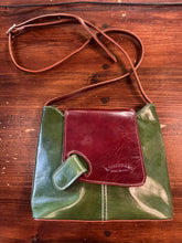 Cargar imagen en el visor de la galería, L’Artigiano Green & Brown Leather Crossbody Purse